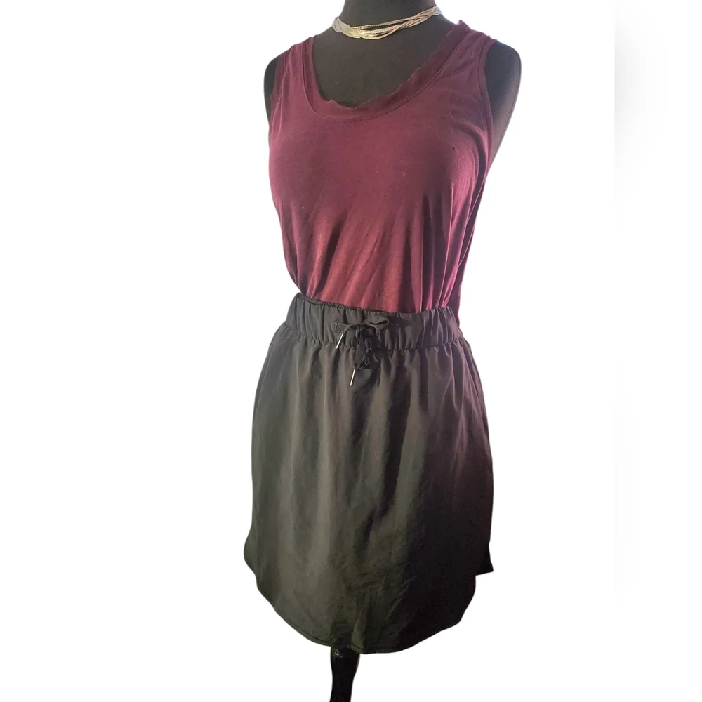 Athetic Women Black Skort Med 8-10